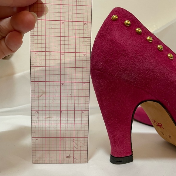 *vintage* Escada Fuschia Pumps with Gold Studs - Picture 11 of 15